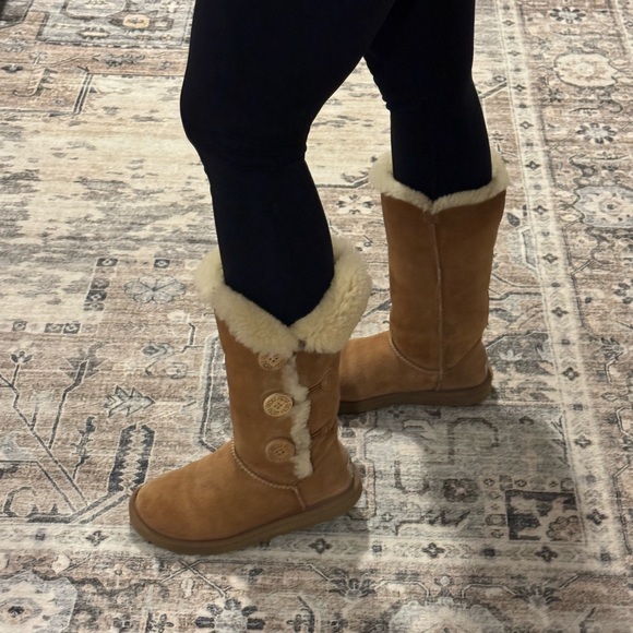 UGG Australia Bailey Button Triple Boot - Picture 9 of 9